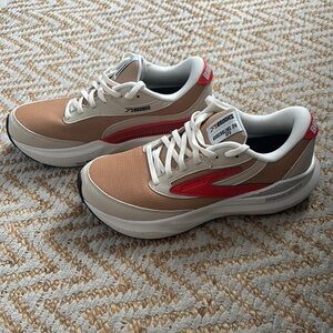 Brooks Adrenaline 24 GTS